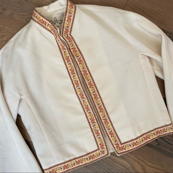 Lilli Ann Paris Women’s Embroidered Vintage Blazer Size Medium - Picture 4 of 10